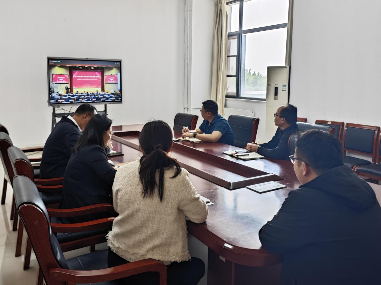 948cc5a60bbcd0bbd5df7d6d3d00a7c